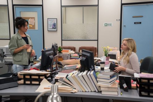 Jenny Slate as Margot and Chloe Grace Moretz as Susannah Cahalan in Brain on Fire.